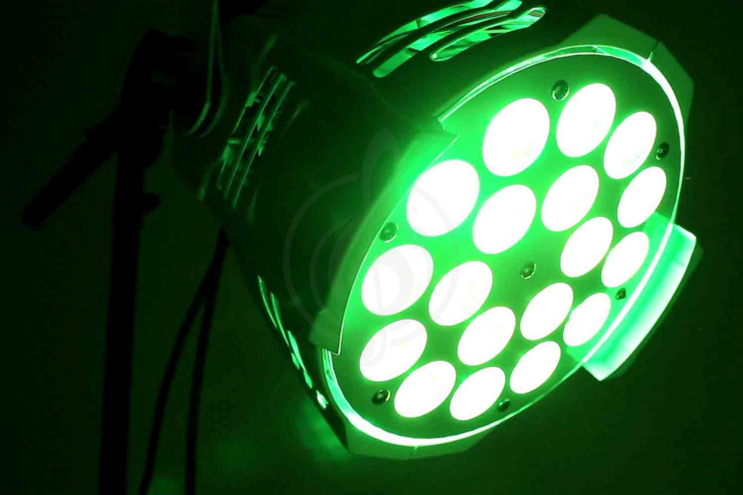 Заливной светильник (LED wash) ART WIZARD WPLA1815RGBWA+UV Светодиодный прожектор 18*15W 6 в1 RGBWA+UV - фото 2