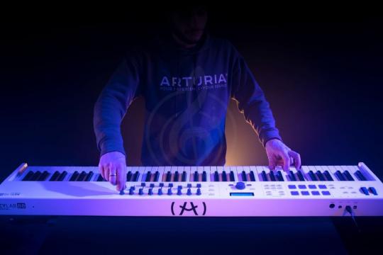 Arturia KeyLab Essential 88 - MIDI-клавиатура - фото 2 MIDI-клавиатура Arturia KeyLab Essential 88 - MIDI-клавиатура - фото 2