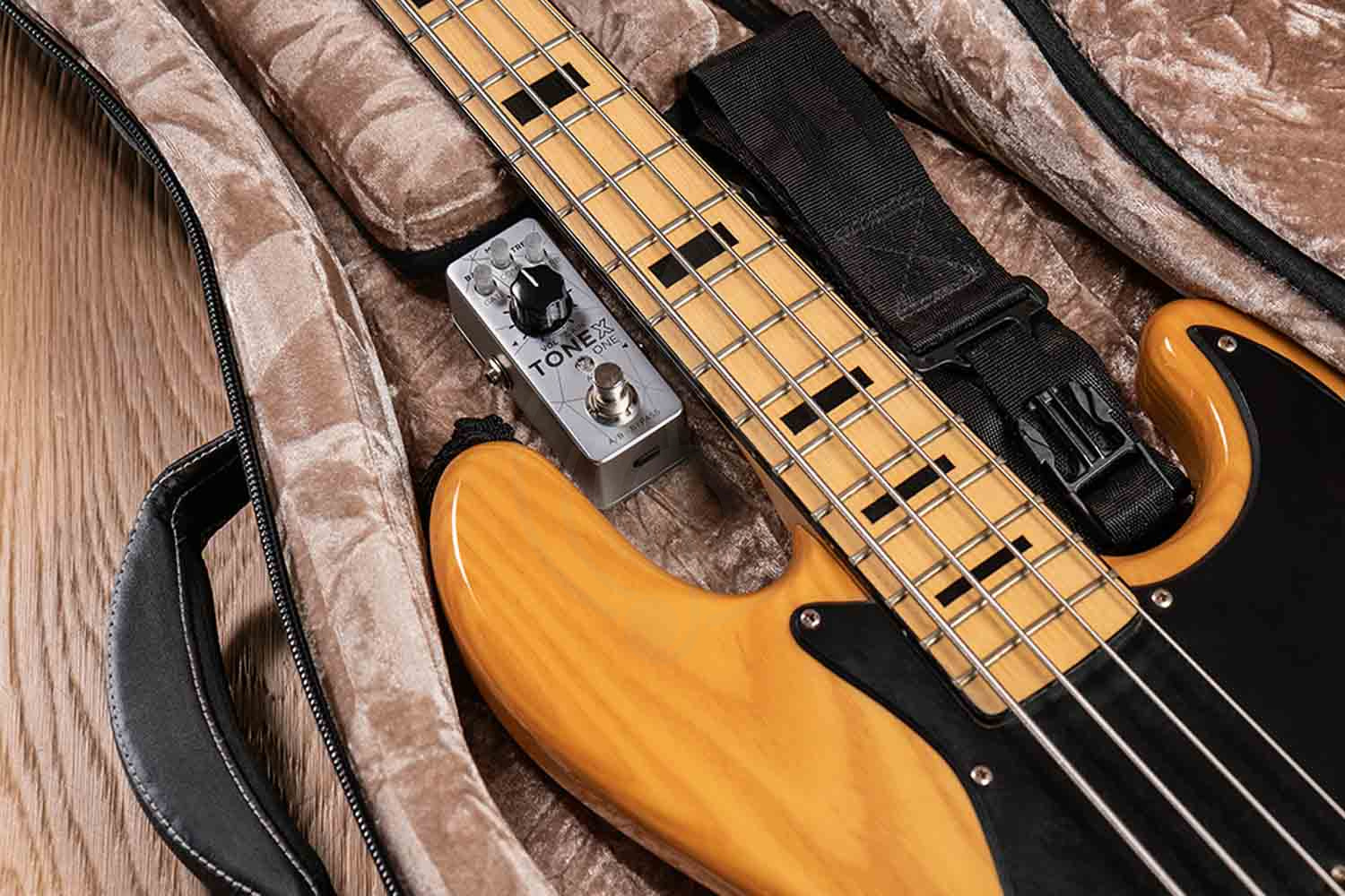 педаль эффектов для бас-гитары IK Multimedia TONEX-ONE-Bass - Педаль эффектов для бас-гитары - фото 2